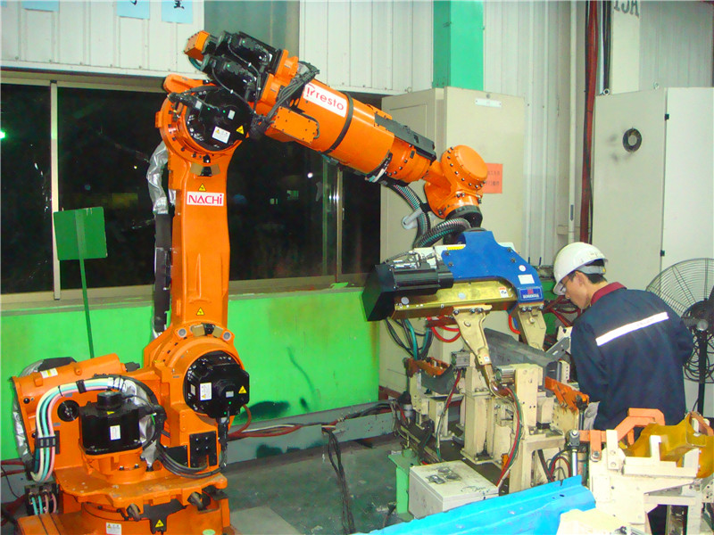 機械手每次啟動(dòng)后為什么要回原點(diǎn)，而工業(yè)機器人就不用？